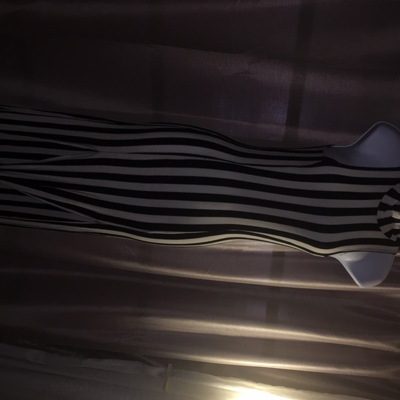 Sexy Black & White Dress - Picture 3 of 3